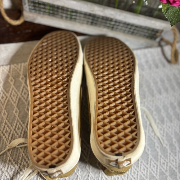 Vans Peace And Leaf Limited Edition Sneakers Unisex Womens 11, Men’s 9.5. Gold - Picture 8 of 12